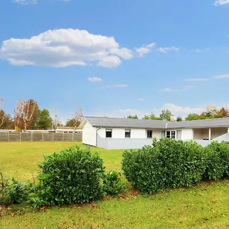 4 Star Holiday Home In Vaeggerlose