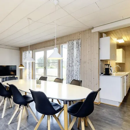 4 Star In Vaeggerlose Casa vacanze Bøtø By