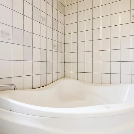4 Star In Vaeggerlose * Bøtø By