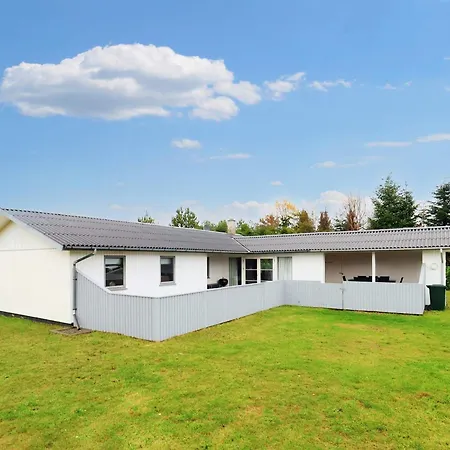 4 Star Holiday Home In Vaeggerlose * Bøtø By
