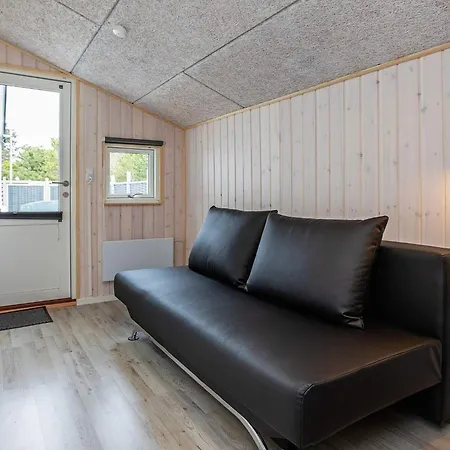 4 Star In Vaeggerlose Bøtø By